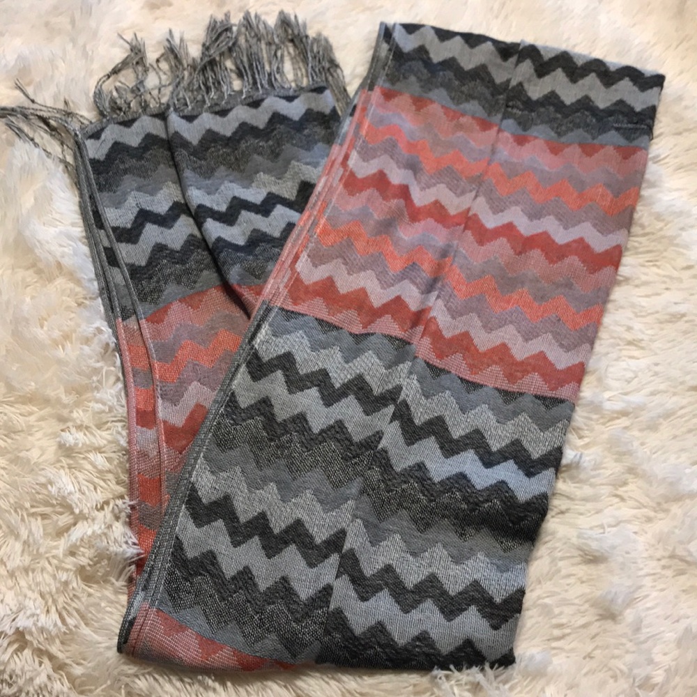 Multicolored scarf